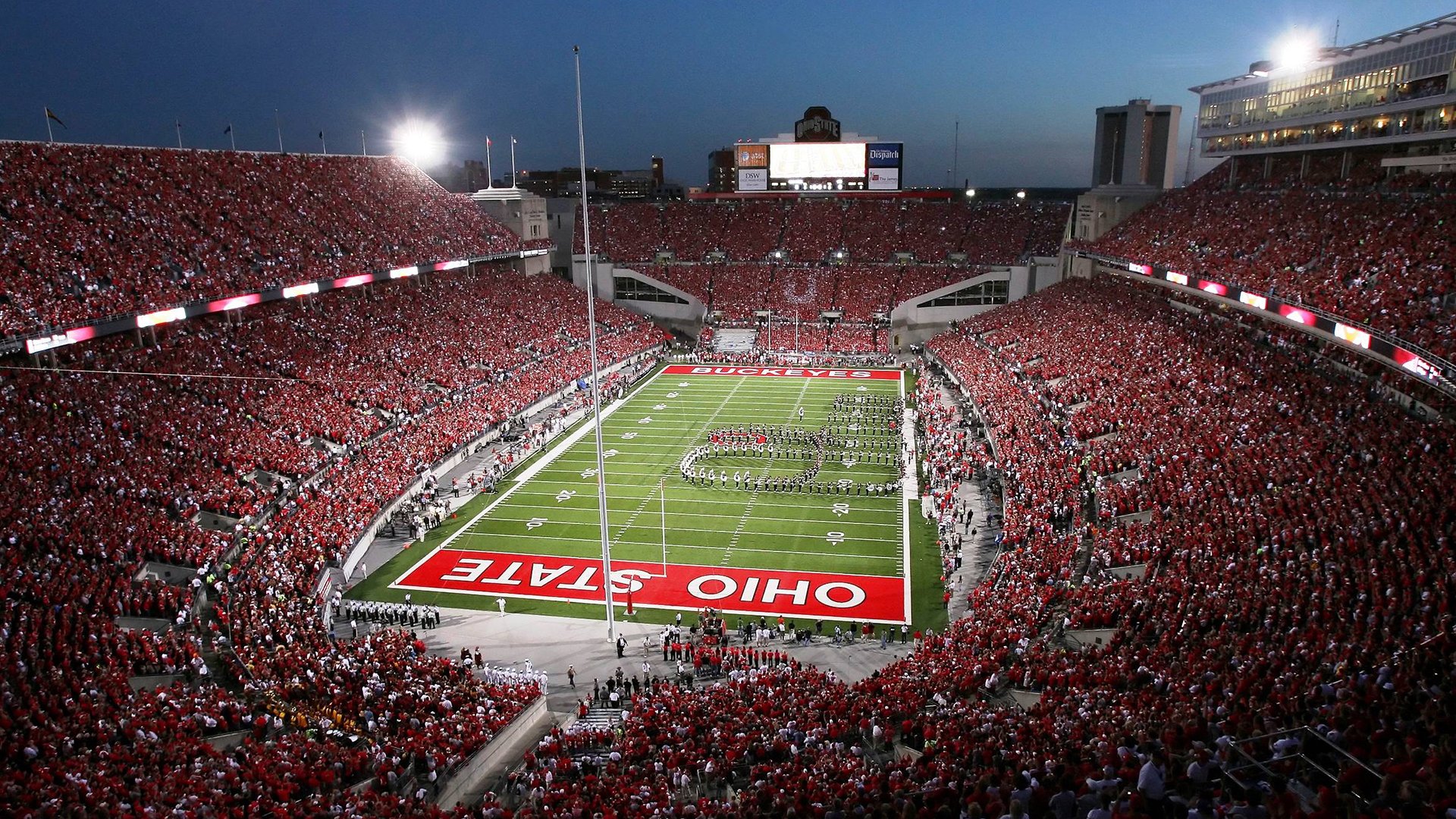 惊险对决！球队临危不乱准备应对挑战